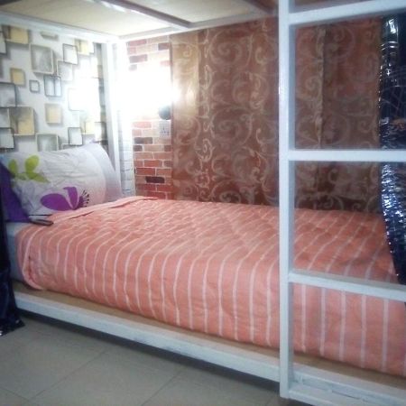 Ban Kru Ae Mixed Dorm Bed & Breakfast Bangkok Exterior photo