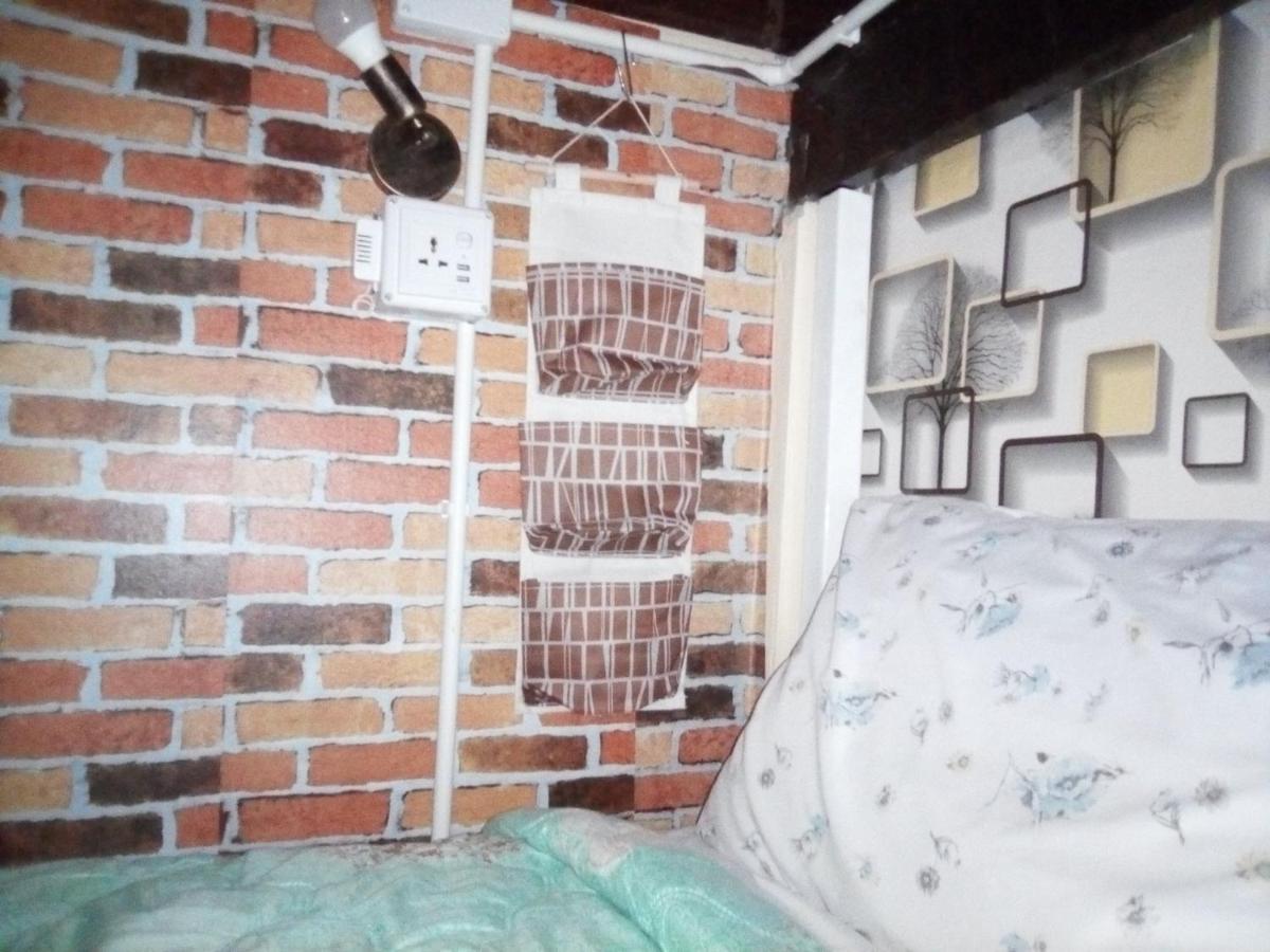 Ban Kru Ae Mixed Dorm Bed & Breakfast Bangkok Exterior photo