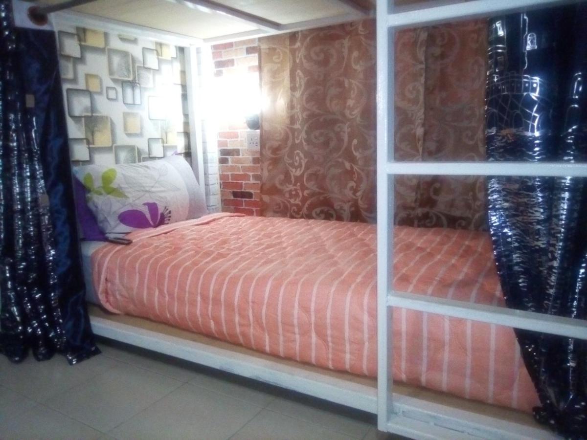 Ban Kru Ae Mixed Dorm Bed & Breakfast Bangkok Exterior photo