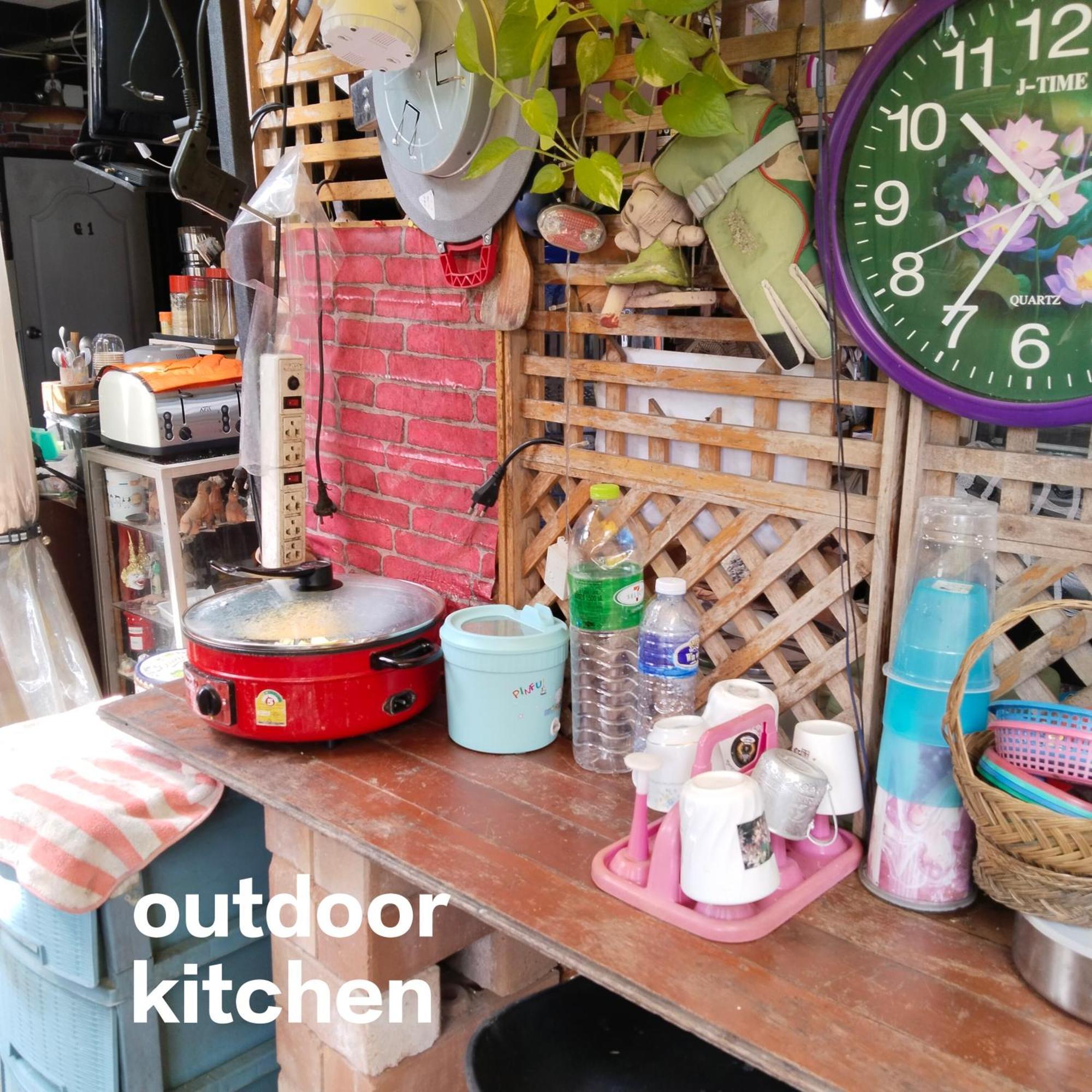 Ban Kru Ae Mixed Dorm Bed & Breakfast Bangkok Exterior photo